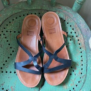 EUC Fitflop Strata sandals.
